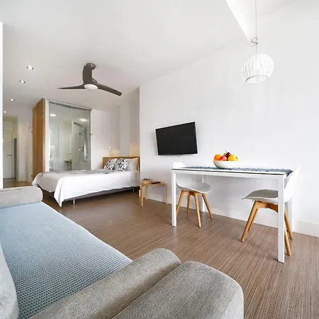 Estudio Con Terraza Vista Mar Ii דירה *
